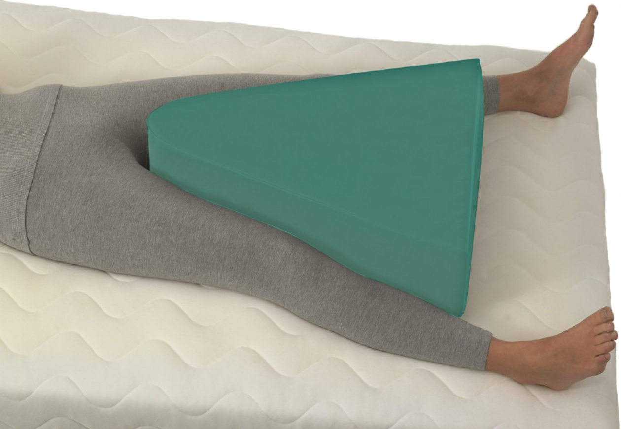 kussen tussen benen na heupoperatie